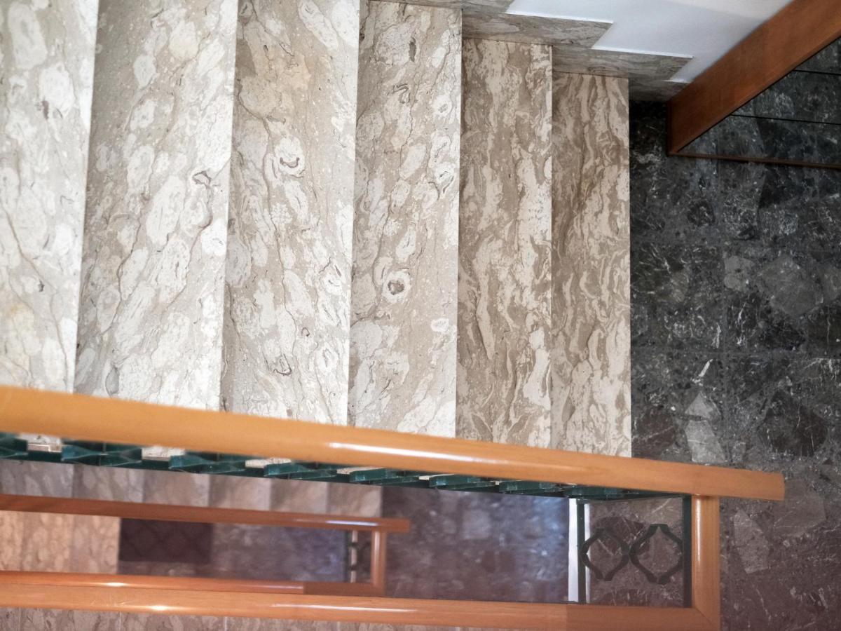Oasi 83 Hotel San Benedetto del Tronto Buitenkant foto