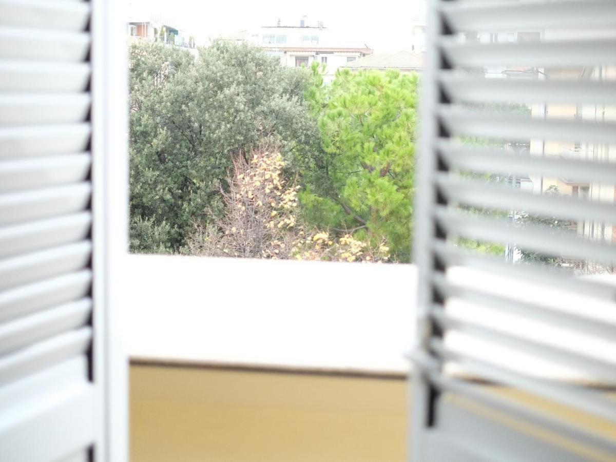 Oasi 83 Hotel San Benedetto del Tronto Buitenkant foto