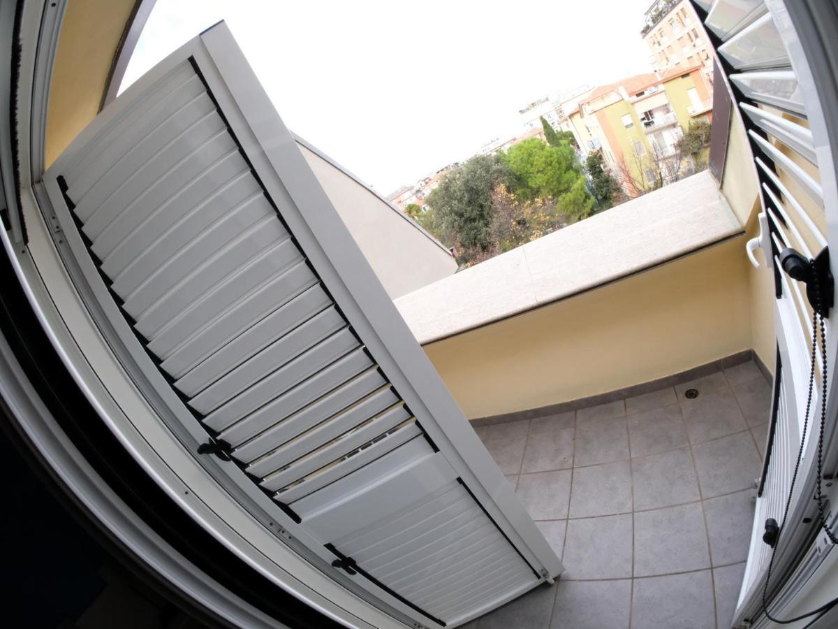 Oasi 83 Hotel San Benedetto del Tronto Buitenkant foto